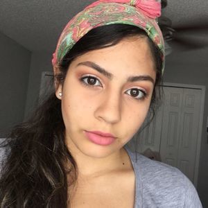 Meet your Posher, Fabiola